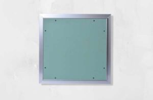 Imagen frontal de trampilla para pared Akifix